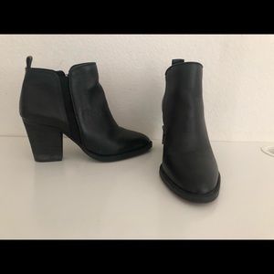 Vince Camuto Black Leather Ankle Bootie